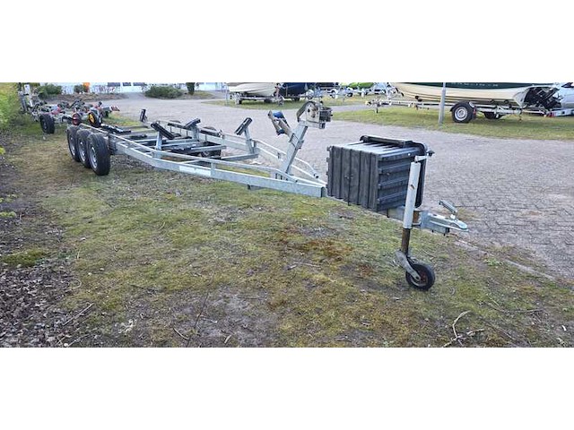 (locatie biddinghuizen) boottrailer, reewheel, tridemasser, 2000 - afbeelding 11 van  17