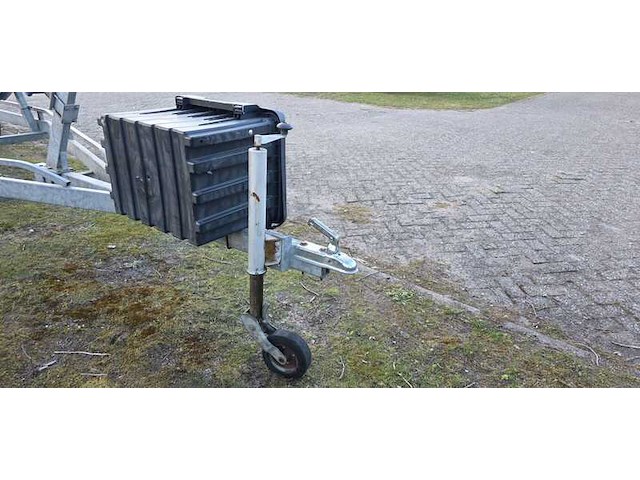 (locatie biddinghuizen) boottrailer, reewheel, tridemasser, 2000 - afbeelding 12 van  17
