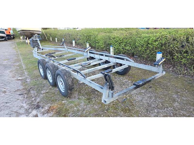 (locatie biddinghuizen) boottrailer, reewheel, tridemasser, 2000 - afbeelding 14 van  17