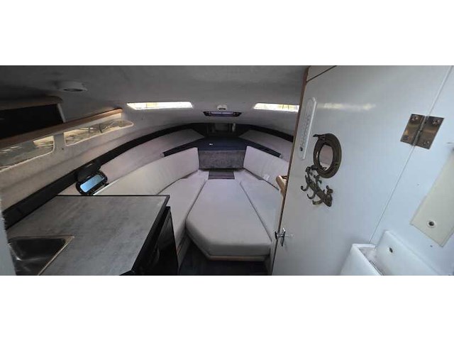 (locatie biddinghuizen) kajuitboot, bayliner, 2655, wit, 1992, met mercruiser motor - afbeelding 8 van  30