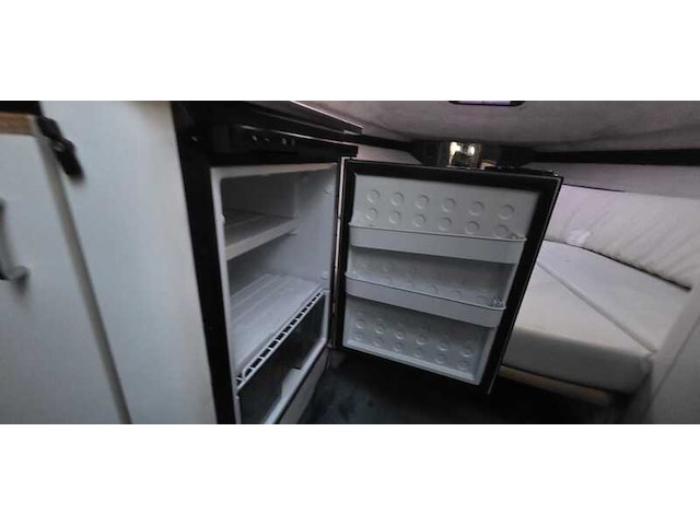 (locatie biddinghuizen) kajuitboot, bayliner, 2655, wit, 1992, met mercruiser motor - afbeelding 17 van  30