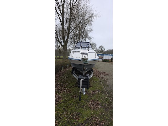 (locatie biddinghuizen) kajuitboot, bayliner, 2655, wit, 1992, met mercruiser motor - afbeelding 23 van  30