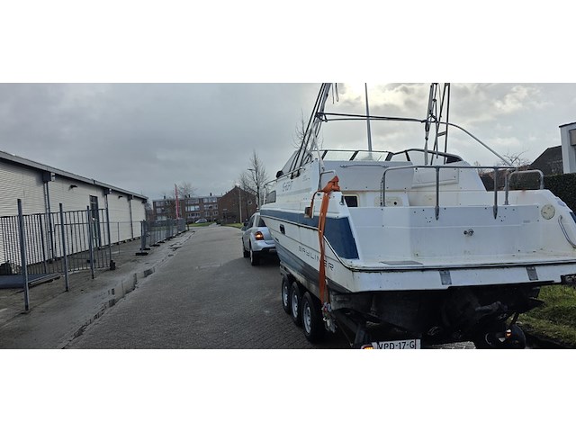 (locatie biddinghuizen) kajuitboot, bayliner, 2655, wit, 1992, met mercruiser motor - afbeelding 27 van  30