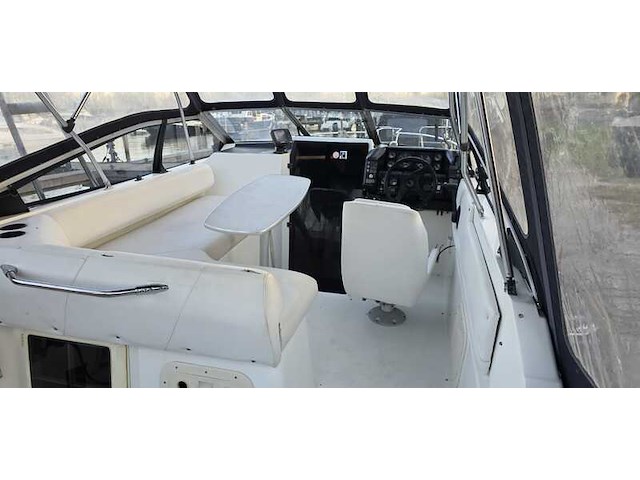 (locatie biddinghuizen) kajuitboot, bayliner, 2655, wit, 1992, met mercruiser motor - afbeelding 30 van  30