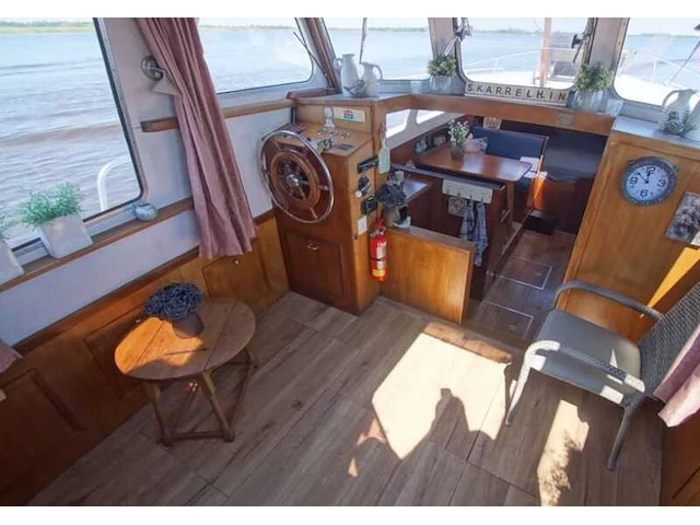 (locatie biddinghuizen) motorjacht, lauwersmeer, kruiser 1130, wit, 1982 - afbeelding 24 van  25