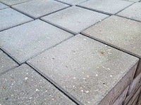 (locatie bovenkarspel) ca. 48m² grijze betontegels - afbeelding 2 van  2