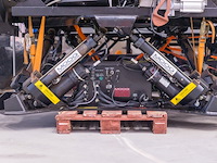(locatie duiven) vrachtwagen simulator, renault 300 cabine, thales simulator trust opbouw - afbeelding 18 van  19