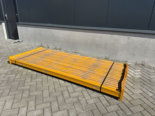 ( locatie garmerwolde ) 2x palletstelling 350x105 / lengte 14.10 mtr, esmena - afbeelding 2 van  3
