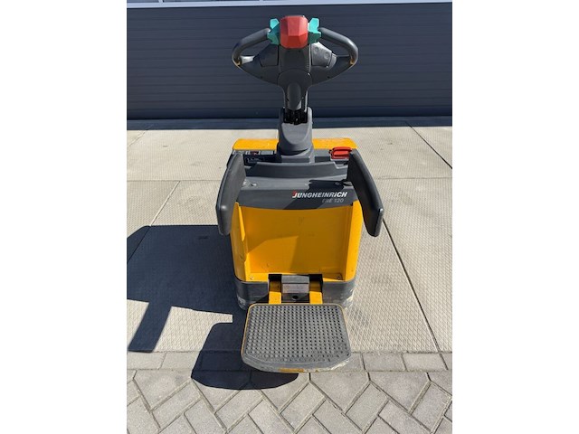 ( locatie garmerwolde ) pallettruck, jungheinrich, ere 120, 2012 - afbeelding 8 van  12