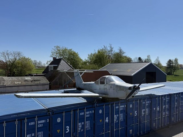 ( locatie garmerwolde ) vliegtuig, piper pa-38 tomahawk - afbeelding 9 van  13