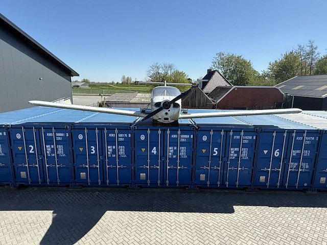 ( locatie garmerwolde ) vliegtuig, piper pa-38 tomahawk - afbeelding 10 van  13