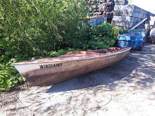 (locatie groningen) polyester boot, windekind - afbeelding 1 van  3