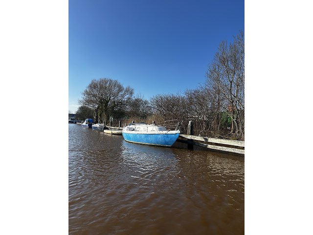 (locatie groningen) polyester kajuitzeilboot, oh, met inboard motor, excl. mast - afbeelding 3 van  5