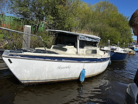 (locatie groningen) polyester kajuitzeilboot, skuumke, excl. mast - afbeelding 2 van  6