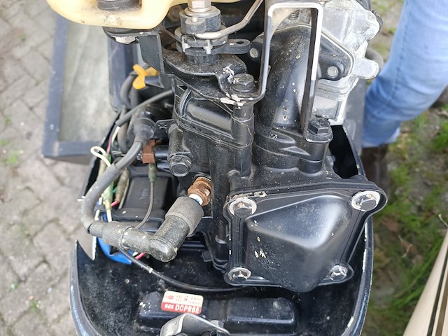 (locatie heeg) metalen vlet, ome dolf, buitenboordmotor mercure fourstroke 4.0 pk - afbeelding 5 van  13