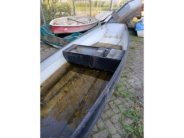 (locatie heeg) metalen vlet, ome dolf, buitenboordmotor mercure fourstroke 4.0 pk - afbeelding 9 van  13