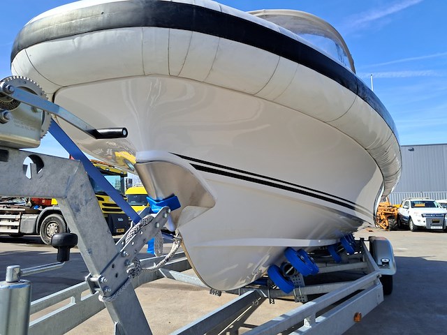 ( locatie heerenveen ) rib tender met boottrailer, vikal / vlemmix, 8.0m, 2005 - afbeelding 2 van  96