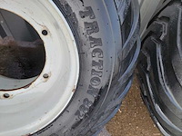 (locatie leiderdorp) set gazonbanden, bkt, tr 882 en flotation v line - afbeelding 9 van  13