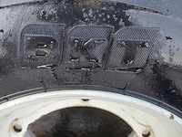 (locatie leiderdorp) set gazonbanden, bkt, tr 882 en flotation v line - afbeelding 10 van  13