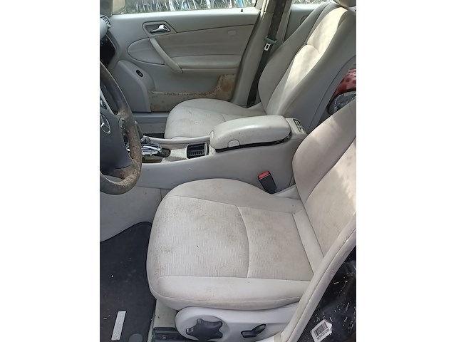 (locatie midwolde) personenauto, mercedes-benz, c-klasse combi, 200 cdi elegance, 2004 - afbeelding 4 van  23