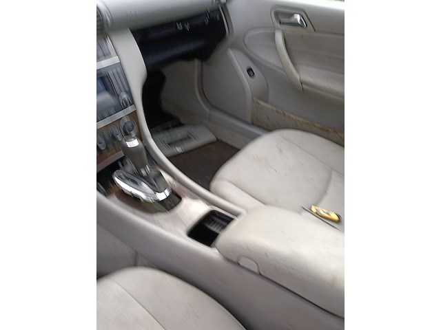 (locatie midwolde) personenauto, mercedes-benz, c-klasse combi, 200 cdi elegance, 2004 - afbeelding 10 van  23