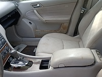 (locatie midwolde) personenauto, mercedes-benz, c-klasse combi, 200 cdi elegance, 2004 - afbeelding 13 van  23
