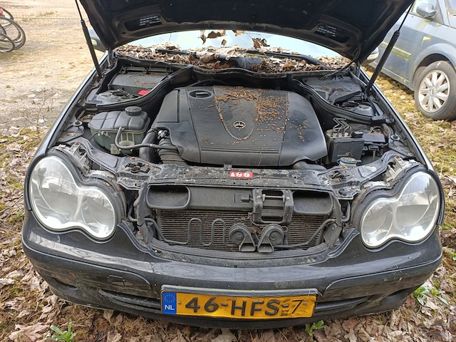 (locatie midwolde) personenauto, mercedes-benz, c-klasse combi, 200 cdi elegance, 2004 - afbeelding 15 van  23