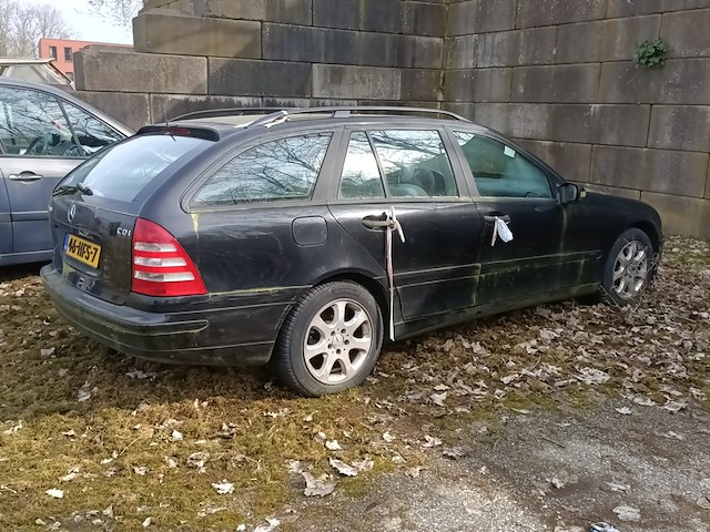 (locatie midwolde) personenauto, mercedes-benz, c-klasse combi, 200 cdi elegance, 2004 - afbeelding 18 van  23