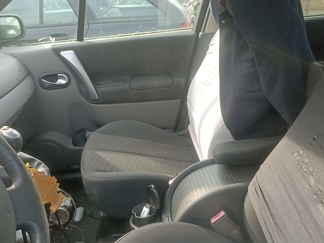 (locatie midwolde) personenauto, renault, scénic, 1.6-16v tech line, 2007 - afbeelding 8 van  8