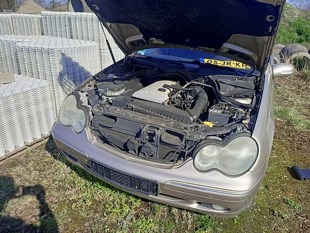 (locatie nieuwleusen) personenauto, mercedes-benz, c-klasse, 180 classic, 2002 - afbeelding 13 van  25