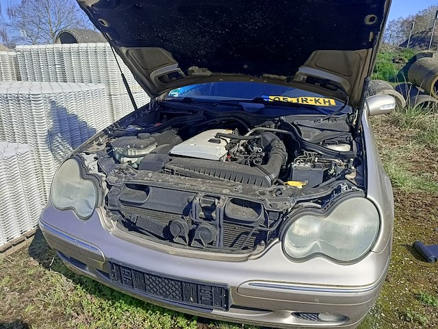 (locatie nieuwleusen) personenauto, mercedes-benz, c-klasse, 180 classic, 2002 - afbeelding 14 van  25