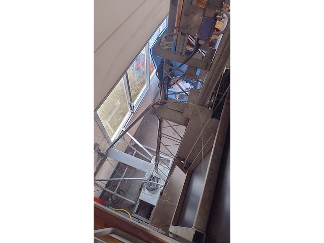 (locatie raalte) kantelbare staaldraadlift, de jong, a32l, 2009 - afbeelding 8 van  22