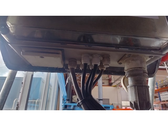 (locatie raalte) kantelbare staaldraadlift, de jong, a32l, 2009 - afbeelding 21 van  22