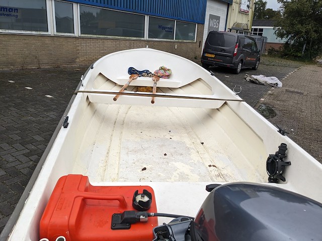 ( locatie sneek ) sloep met trailer en buitenboordmotor 6pk - afbeelding 2 van  55