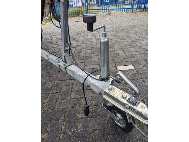 ( locatie sneek ) sloep met trailer en buitenboordmotor 6pk - afbeelding 26 van  55