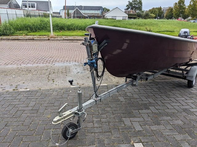 ( locatie sneek ) sloep met trailer en buitenboordmotor 6pk - afbeelding 23 van  55