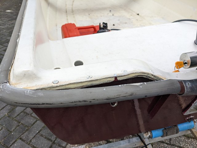 ( locatie sneek ) sloep met trailer en buitenboordmotor 6pk - afbeelding 41 van  55