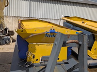 (locatie veen) haakarm opzetstrooier 4.0 m³ - 2200l, nido - schmidt, stratos b40-42 pcxn-490, 2010