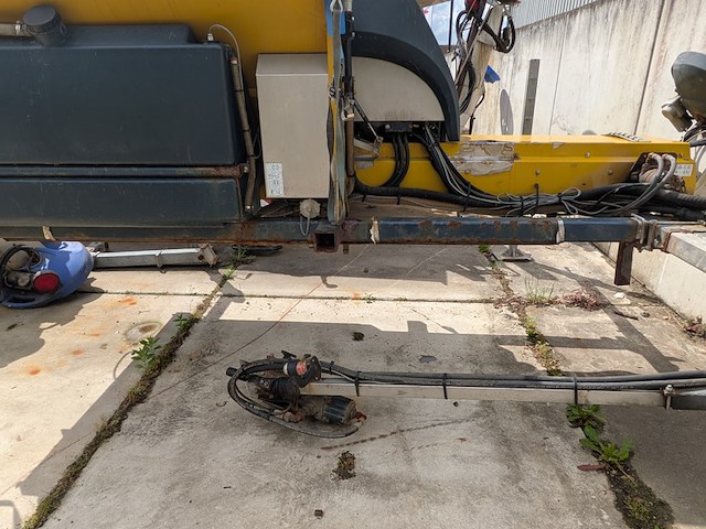 (locatie veen) opzet zoutstrooier 1.1 m³, nido - schmidt, stratos b11-24 paln, 2004 - afbeelding 23 van  30