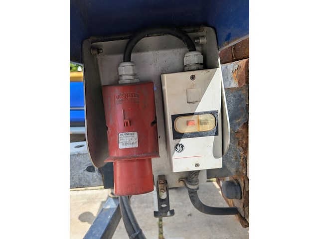 (locatie veen) opzetstrooier 2.5 m³, nido, stratos b25-27 pcxn-490, 2010 - afbeelding 30 van  45