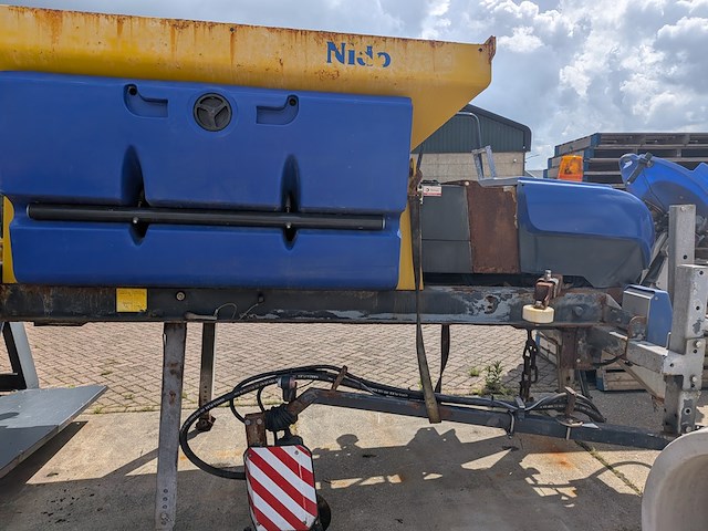 (locatie veen) opzetstrooier 2.5 m³, nido, stratos b25-27 pcxn-490, 2010 - afbeelding 42 van  45