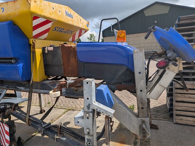 (locatie veen) opzetstrooier 2.5 m³, nido, stratos b25-27 pcxn-490, 2010 - afbeelding 43 van  45