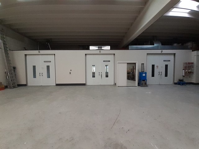 ( locatie vorden ) prefab spuitruimte met 2 droogruimtes, soloan, 2004 - afbeelding 1 van  30