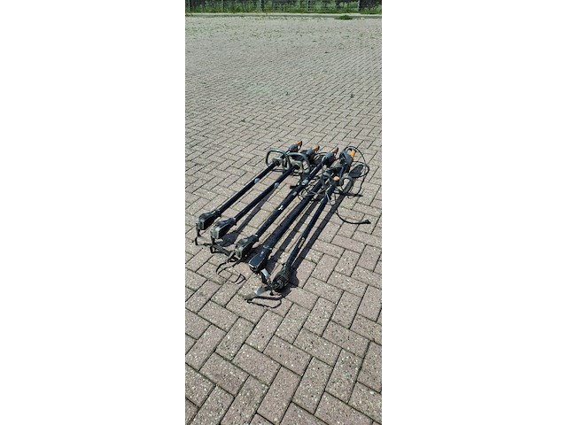 ( locatie wijk en aalburg ) 5x schoffelmachine, pellenc - afbeelding 1 van  6