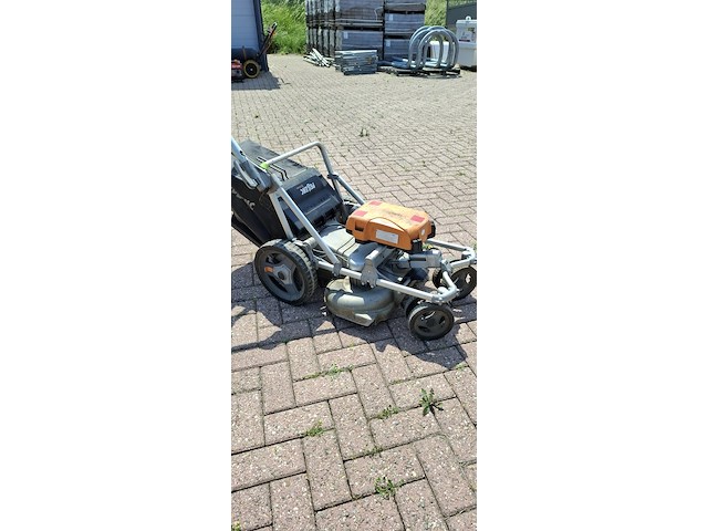 ( locatie wijk en aalburg ) accu grasmaaier, pellenc, rasion 2 - afbeelding 3 van  9