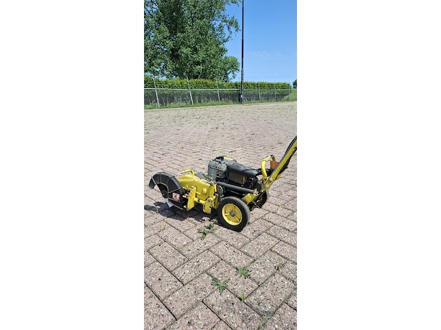 ( locatie wijk en aalburg ) kantensnijder, john deere, e35 edger - afbeelding 3 van  8
