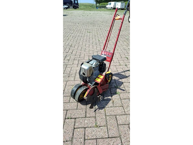 ( locatie wijk en aalburg ) kantensnijder, kee / trailmate - afbeelding 2 van  6