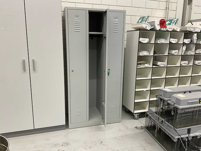 Lockerkast 3 deuren - afbeelding 3 van  4