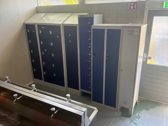 Lockerkast, divers (6x) - afbeelding 1 van  3