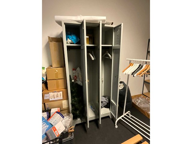 Lockerkast en divers (2x) - afbeelding 2 van  6